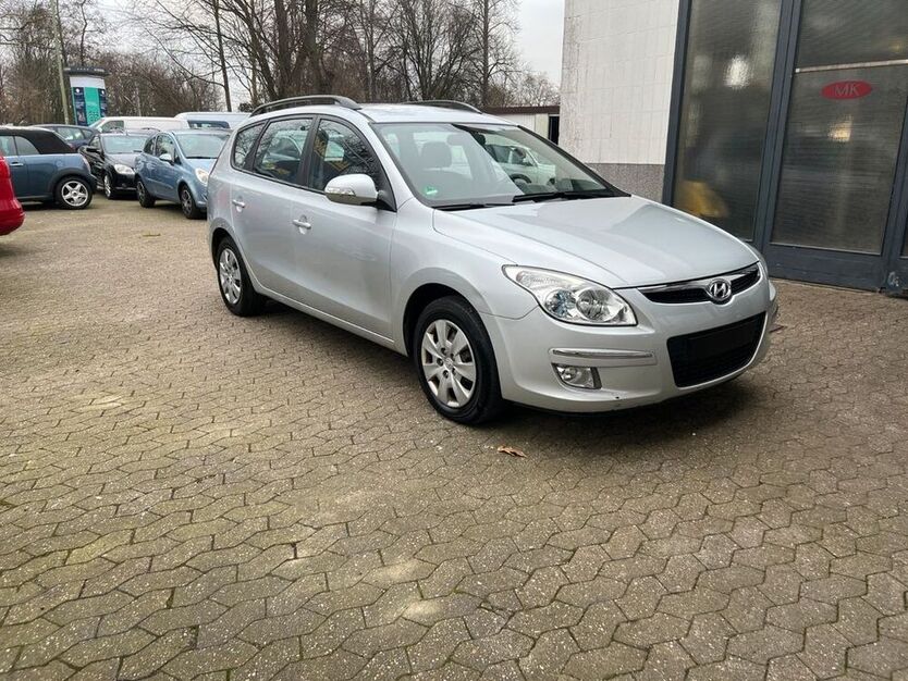 i30