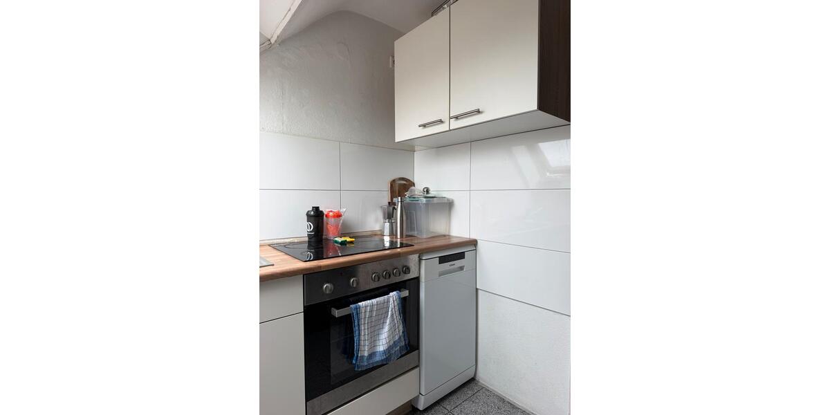Dachgeschoßwohnung Essen Stadtbezirk IV - 3 Zimmer, 80 m&sup2;, 830&euro; | Angebot:27627064
