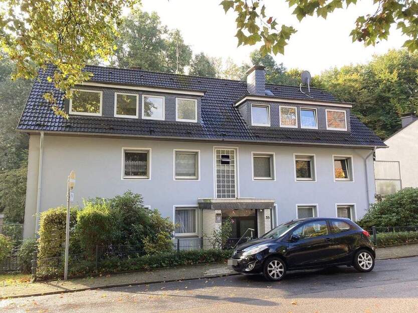 3-Zimmer-DG-Wohnung mit Balkon und Einbauküche in Essen-Borbeck 3 zimmer