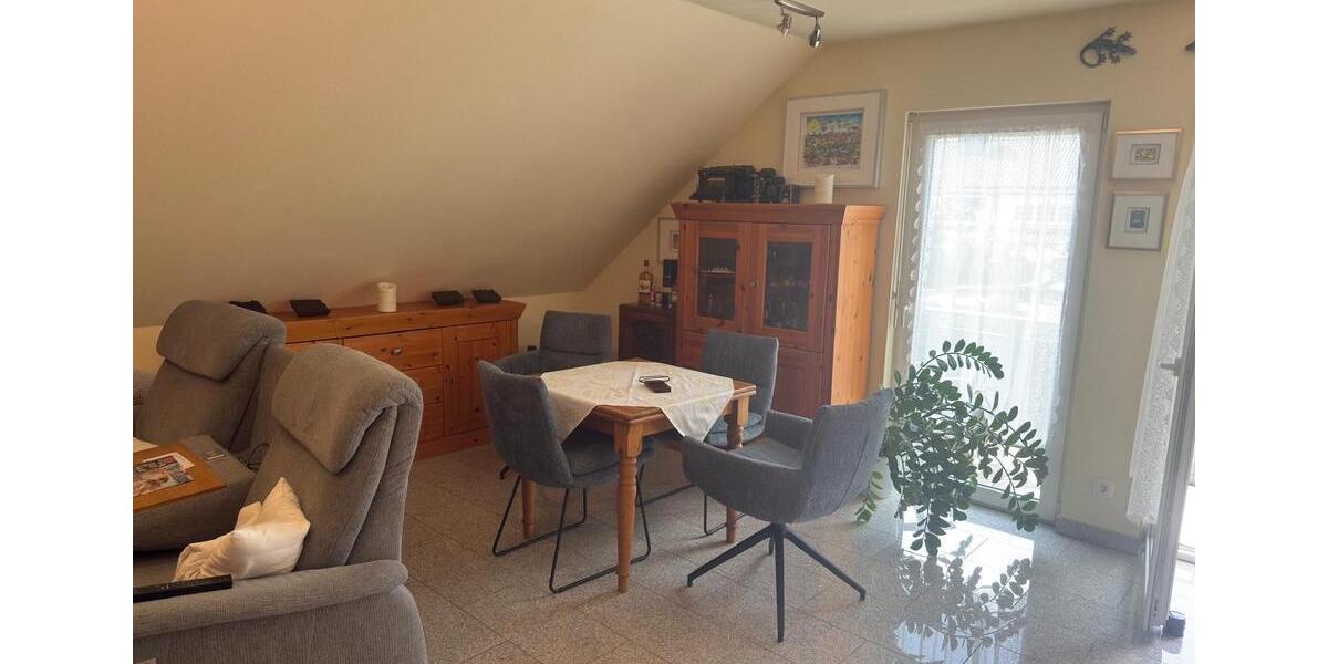 Dachgeschoßwohnung Duisburg Duisburg-Mitte - 2.5 Zimmer, 65 m&sup2;, 189.000&euro; | Angebot:26815438