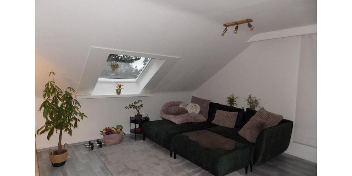 Dachgeschoßwohnung Gladbeck - 3.5 Zimmer, 81 m&sup2;, 495&euro; | Angebot:25048273