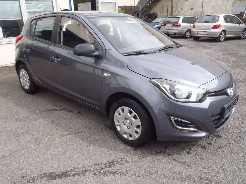 Hyundai i20 52.400 km 7.650 € Datteln 45711