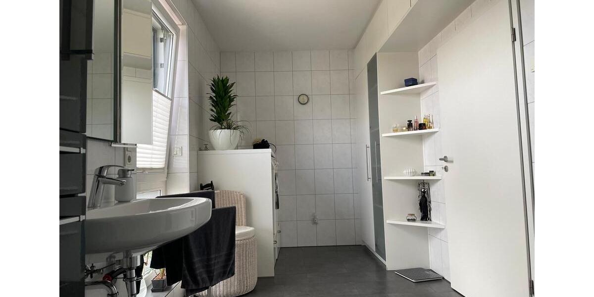 seniorengerechte, lichtdurchflutete Penthouse-Wohnung zimmer