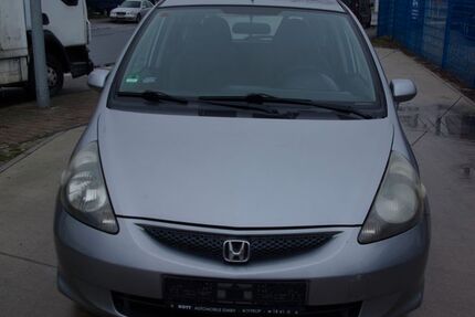 Honda Jazz 177.000 km 2.350 &euro; Bottrop 46242