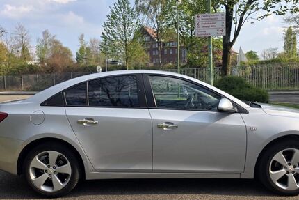 Chevrolet Cruze 157.722 km 2.700 &euro; Essen 45143