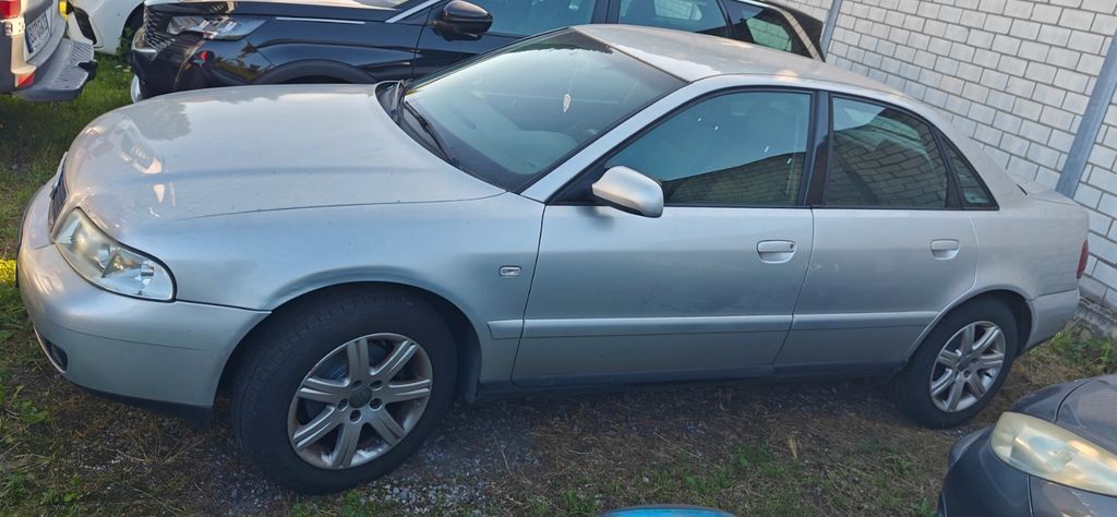 Audi A4 150.000 km 2.740 € Bottrop 46236