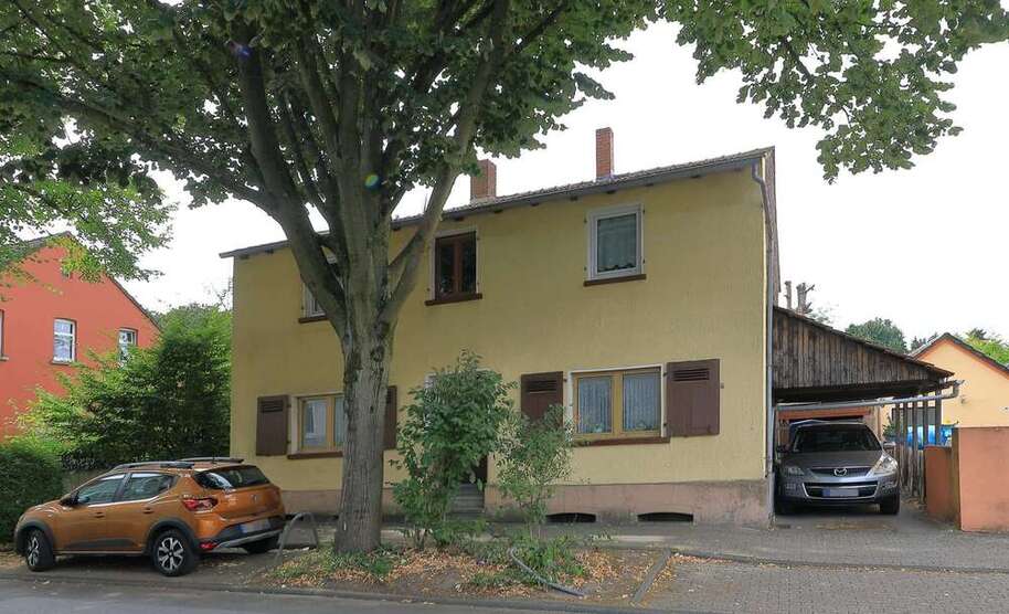 Haus zum Kaufen in Essen 270.000 € 146.99 m² 7 zimmer
