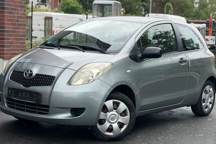 Toyota Yaris 217.963 km 1.000 &euro; Essen 45145