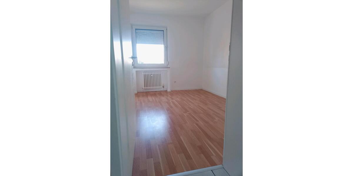 Etagenwohnung Oberhausen Biefang - 4 Zimmer, 98 m&sup2;, 860&euro; | Angebot:25421913