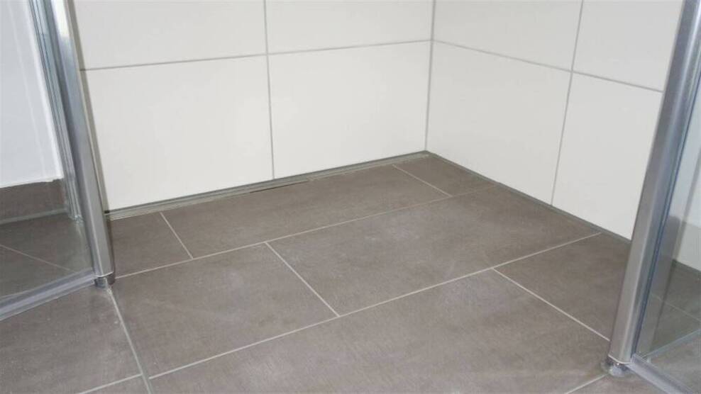 2 Zimmer Wohnung mit Süd-Balkon inkl. Nobilia EBK in Wuppertal - Uellendahl. Ideal für 1 Person.