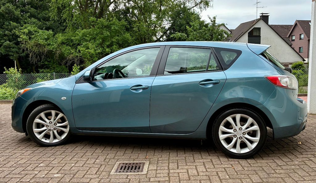 Mazda 3 86.000 km 6.300 &euro; Essen 45289