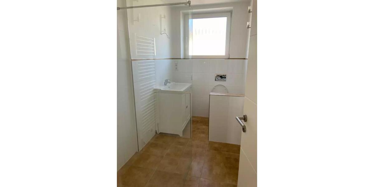 Dachgeschoßwohnung Duisburg Essenberg - 3 Zimmer, 83 m&sup2;, 900&euro; | Angebot:26426285