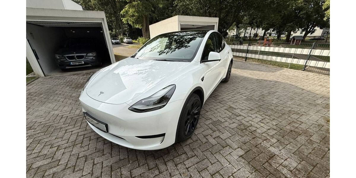 Tesla Model Y 51.400 km 29.800 &euro; Essen 45357