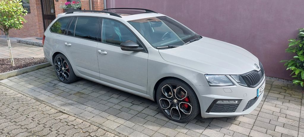 Skoda Octavia 169.600 km 17.555 € Moers 47445