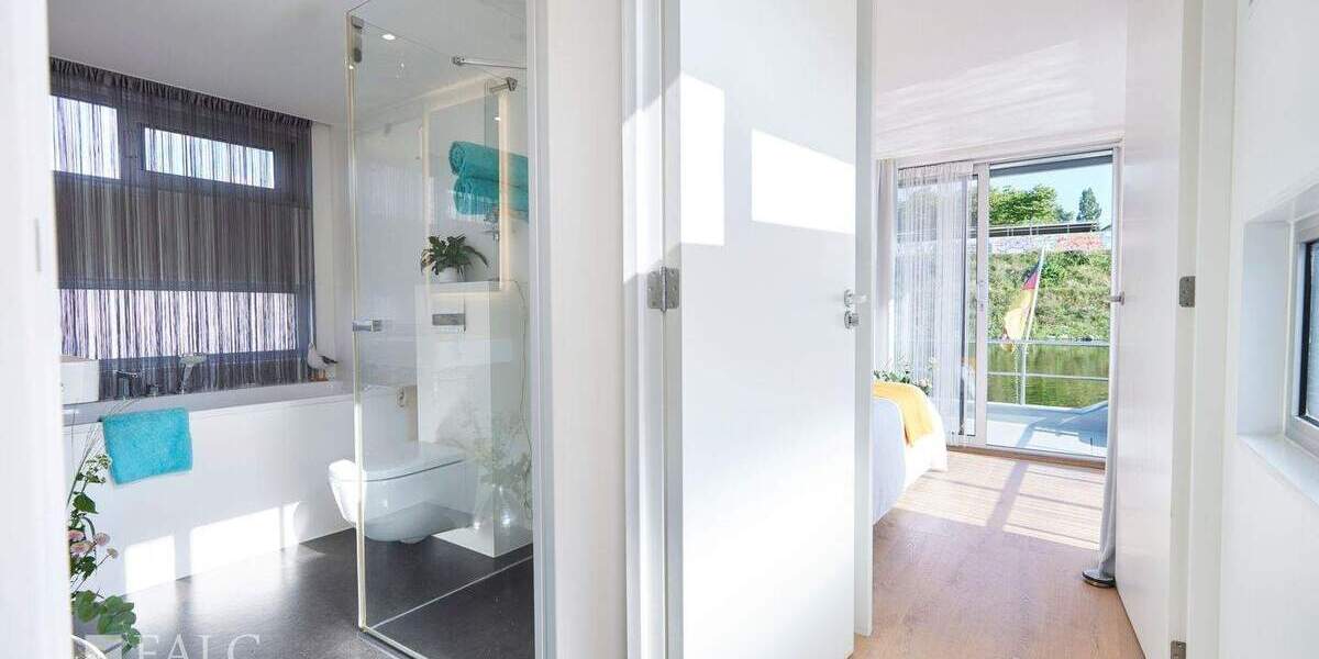 YOU ONLY LIVE ONCE 3 zimmer