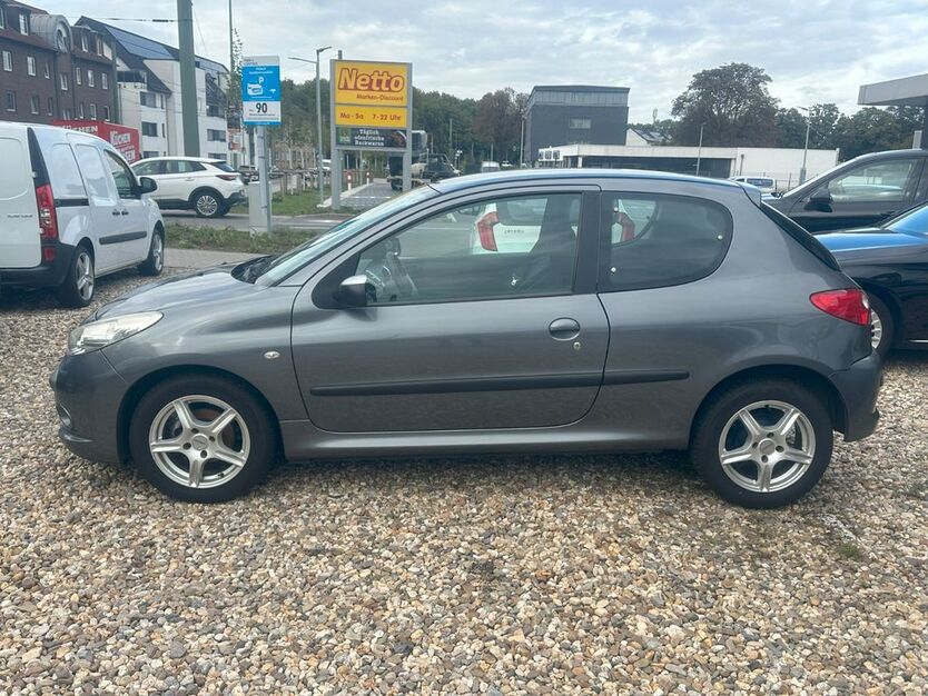 Peugeot 206 250.000 km 2.200 € Duisburg 47138