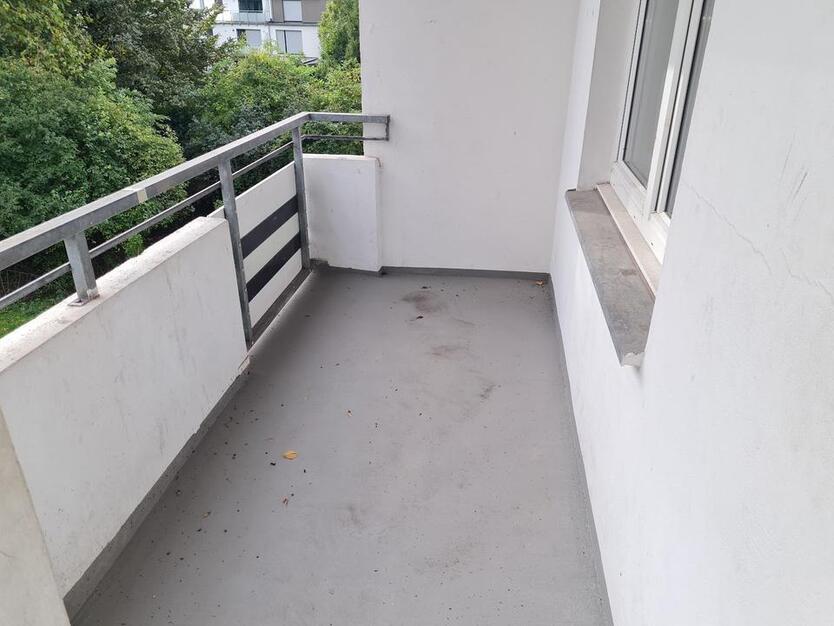 Renovierte 2-Zimmer-Wohnung im 2.Obergeschoss zu vermieten! *Mit Balkon* zimmer