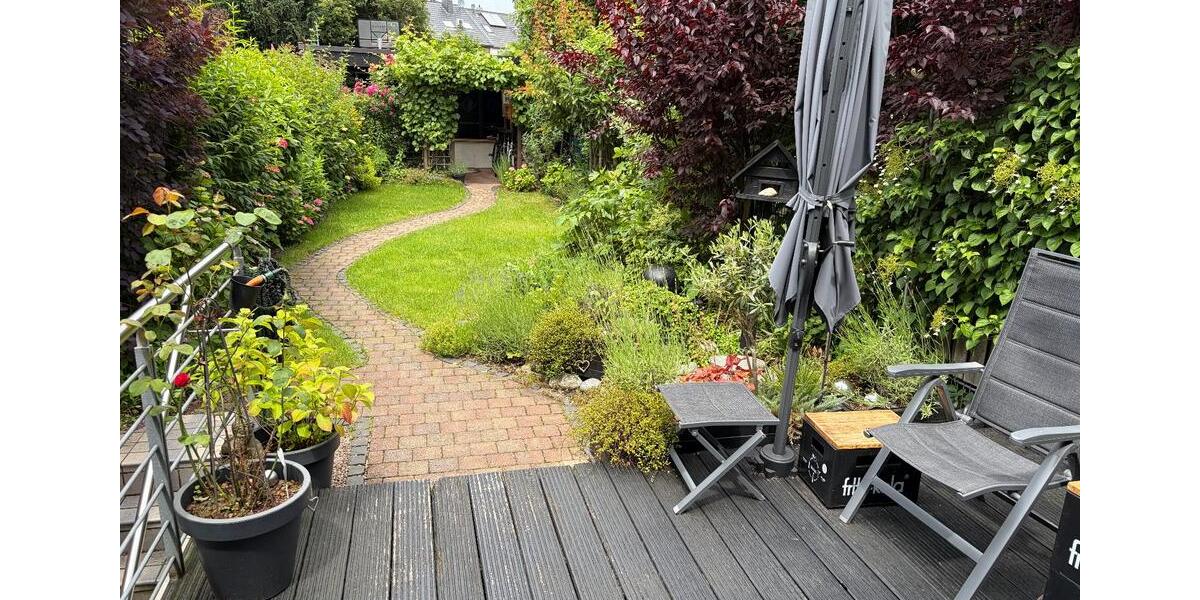 Reihenhaus Essen Huttrop - 3 Zimmer, 123 m&sup2;, 1.800&euro; | Angebot:27615081
