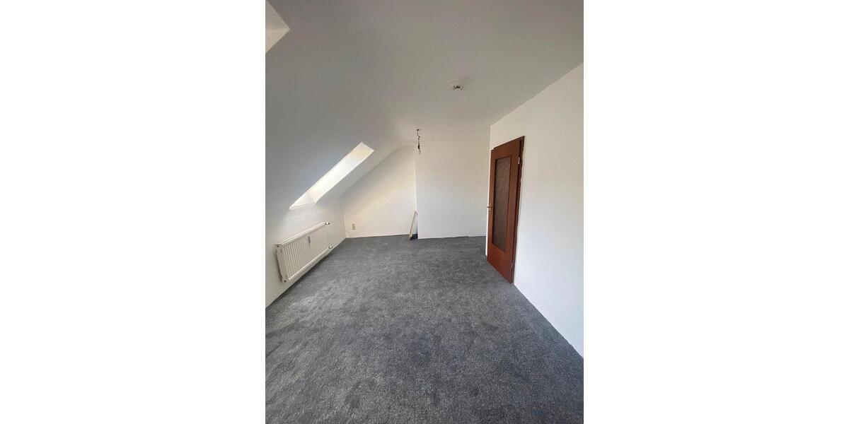 Dachgeschoßwohnung Duisburg Duisburg-Mitte - 2 Zimmer, 65 m&sup2;, 450&euro; | Angebot:26262987