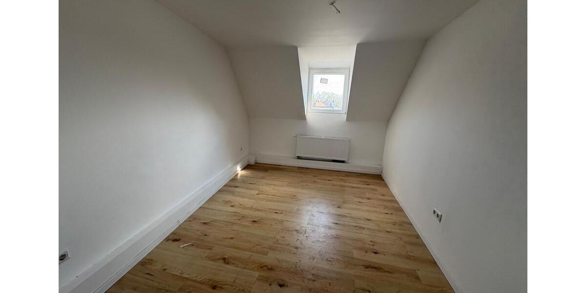 Dachgeschoßwohnung Herten - 4 Zimmer, 100 m&sup2;, 750&euro; | Angebot:26268778