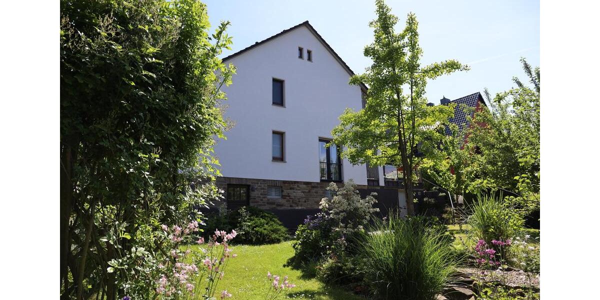 Erdgeschoßwohnung Hattingen - 3.5 Zimmer, 120 m&sup2;, 1.200&euro; | Angebot:26288093