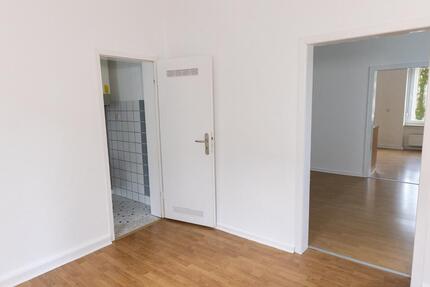 2 12 Zimmer Wohnung zu vermieten zentral gelegen stadtnah 2.5 zimmer