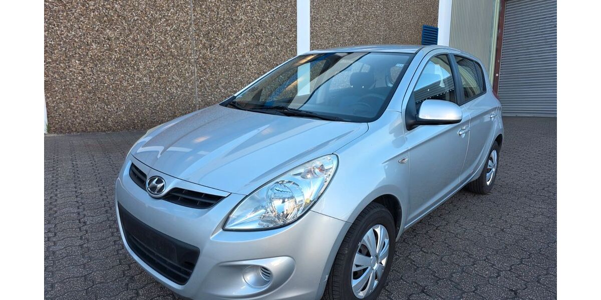 Hyundai i20 96.000 km 3.999 &euro; Moers 47441