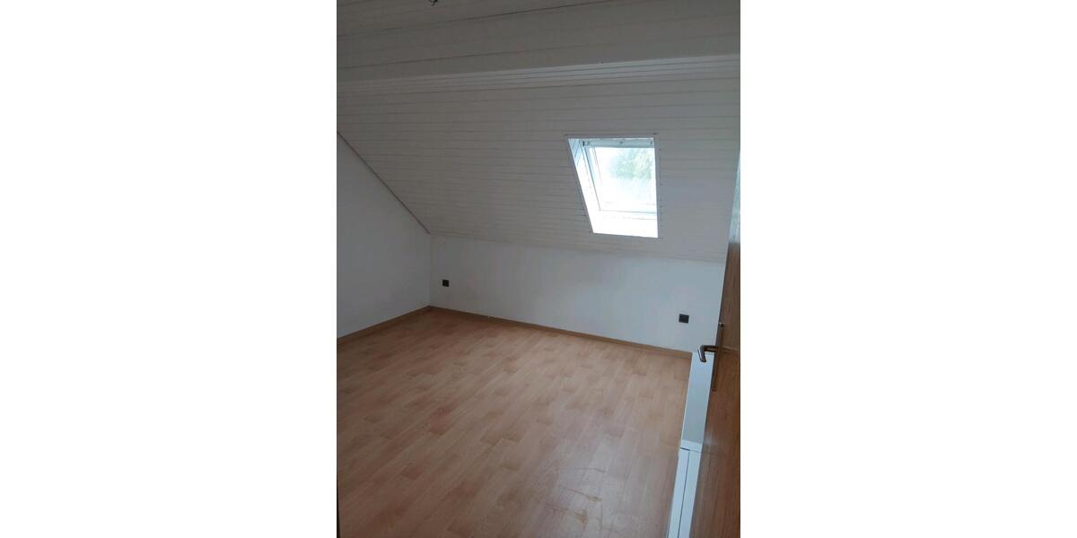 Dachgeschoßwohnung Gladbeck Alt-Rentfort - 3 Zimmer, 60 m&sup2;, 500&euro; | Angebot:27609211