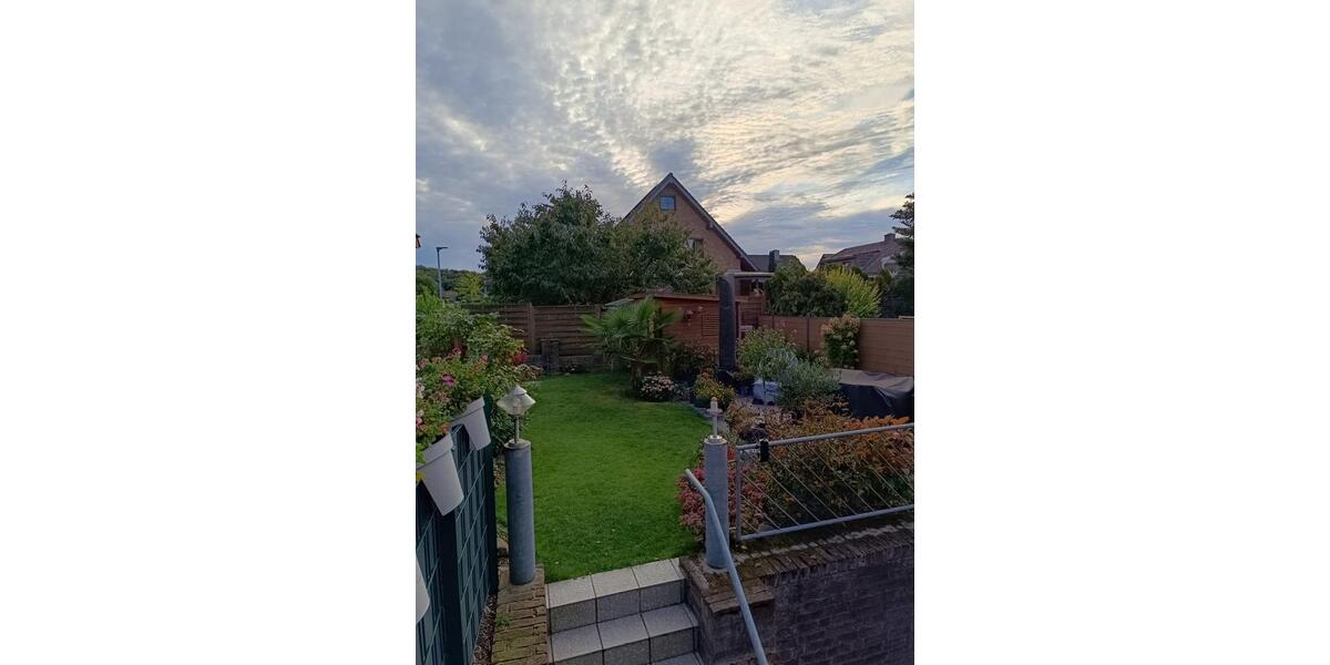 Doppelhaushälfte mit zwei Wohnparteien in guter Wohnlage 7 zimmer