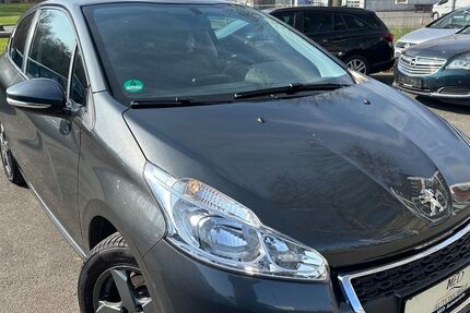 Peugeot 208 100.000 km 5.700 &euro; ESSEN 45326