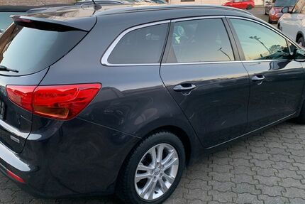 Kia ceed Sportswagon 76.000 km 10.550 &euro; Moers 47443