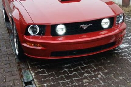 Ford Mustang 127.500 km 15.999 &euro; Gelsenkirchen 45884