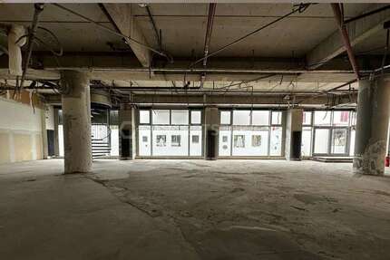 Einzelhandel in Bochum 6.500 € 145.59 m²