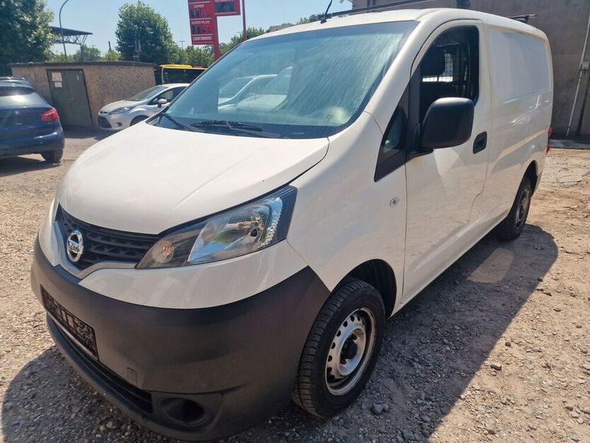 NV200