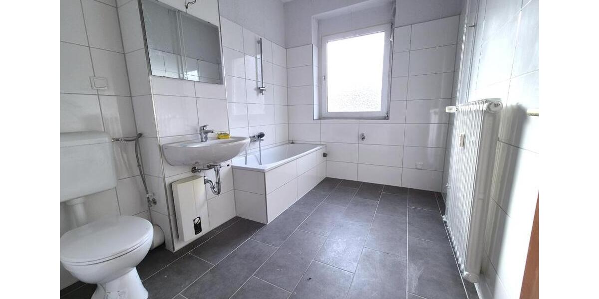 Etagenwohnung Duisburg Hamborn - 4 Zimmer, 94 m&sup2;, 655&euro; | Angebot:26300948