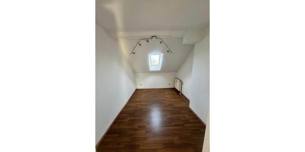 Dachgeschoßwohnung Duisburg Mittelmeiderich - 3 Zimmer, 66 m&sup2;, 750&euro; | Angebot:26165974