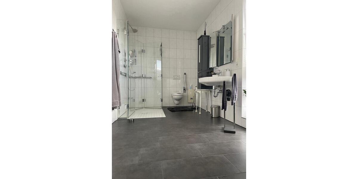 seniorengerechte, lichtdurchflutete Penthouse-Wohnung zimmer