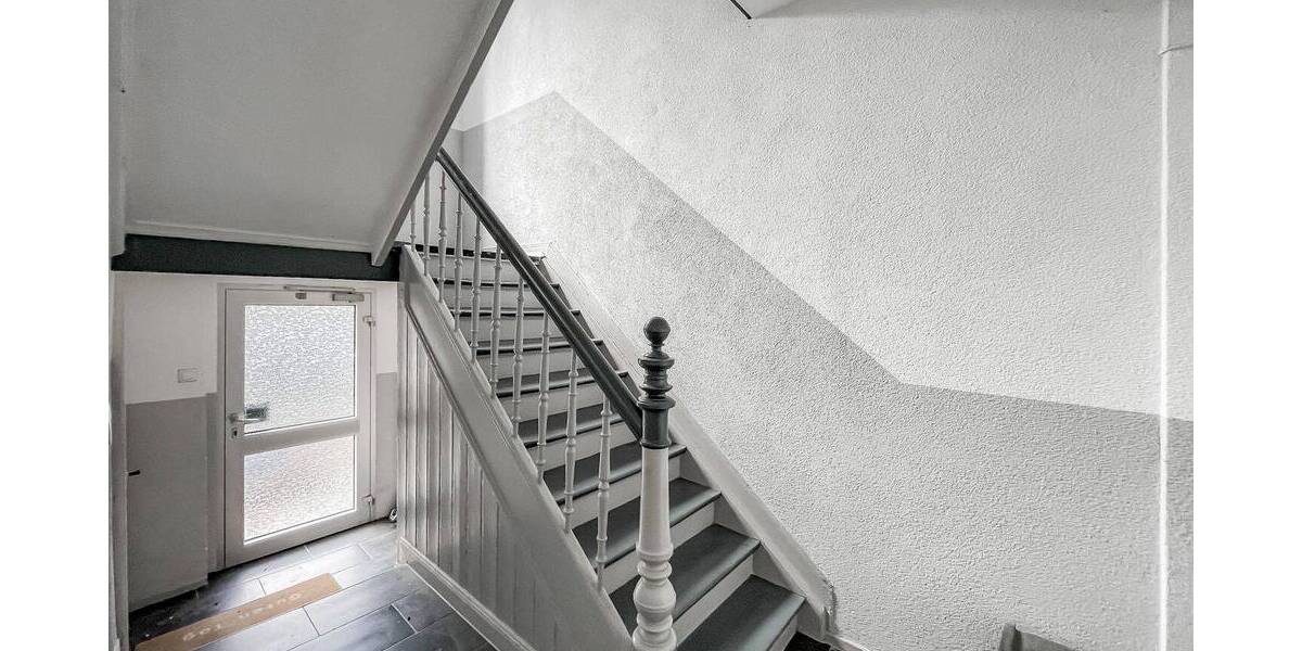 Einfamilienhaus + Mehrfamilienhaus - 7 Einheiten - 5 Garagen - freistehend 1 zimmer