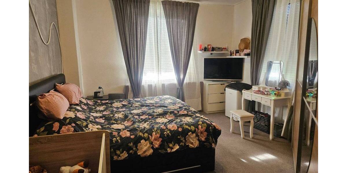 *Mehrfamilienhaus mit 4 Eigentumswohnungen und Garten im Hinterhof * 1 zimmer