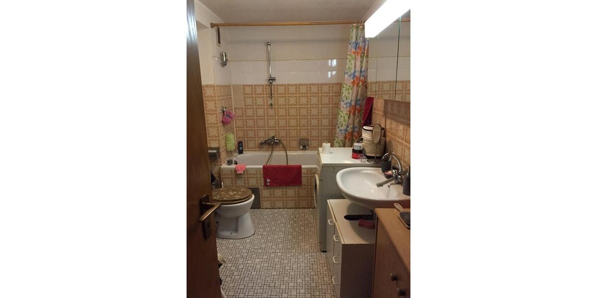 Dachgeschoßwohnung Duisburg Mittelmeiderich - 2 Zimmer, 60 m&sup2;, 450&euro; | Angebot:26413913