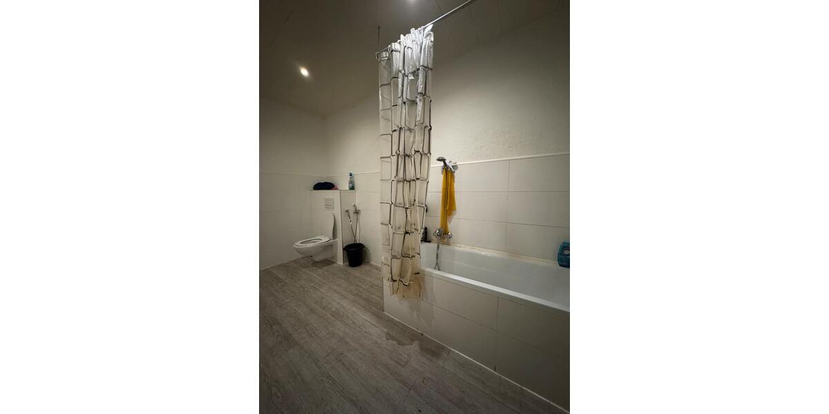 1 person in a 3 person - flatshare 20 zimmer