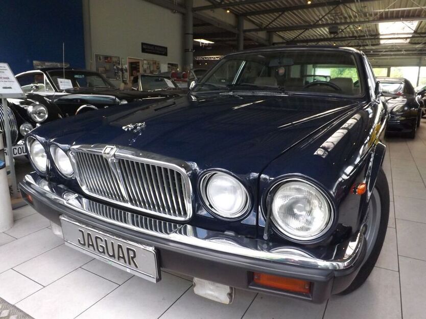XJ12