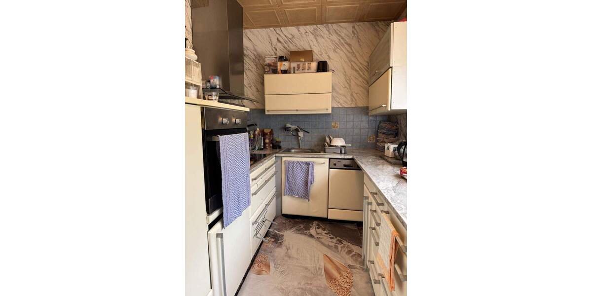 2 Eigentumswohnungen mit Garagen und Garten 5 zimmer