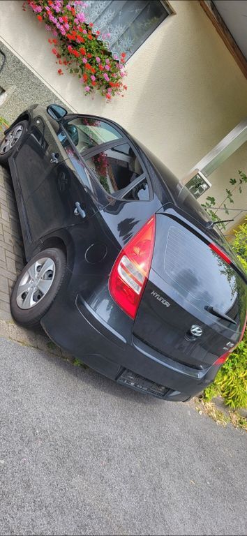 i30