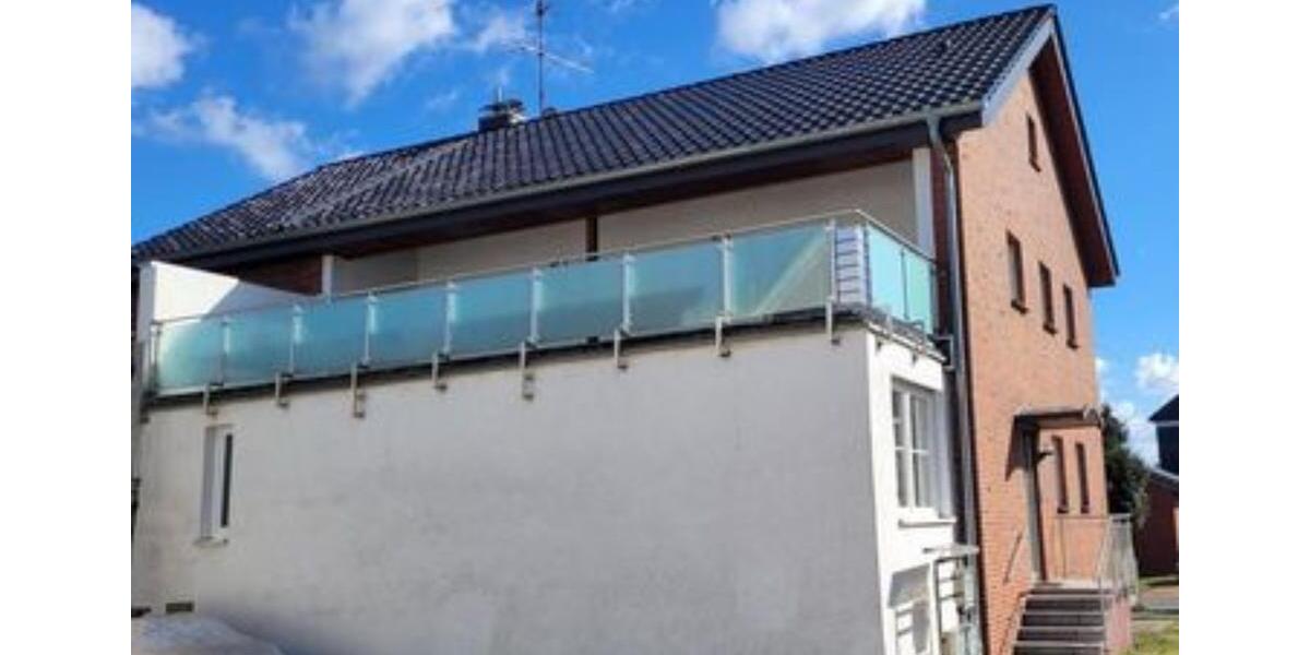 Provisionsfreies, Zweifamilienhaus mit Einliegerwohnung 8 zimmer