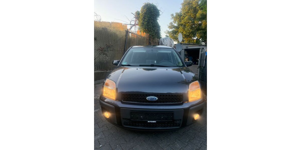 Ford Fusion 126.399 km 2.899 &euro; Oberhausen 46145