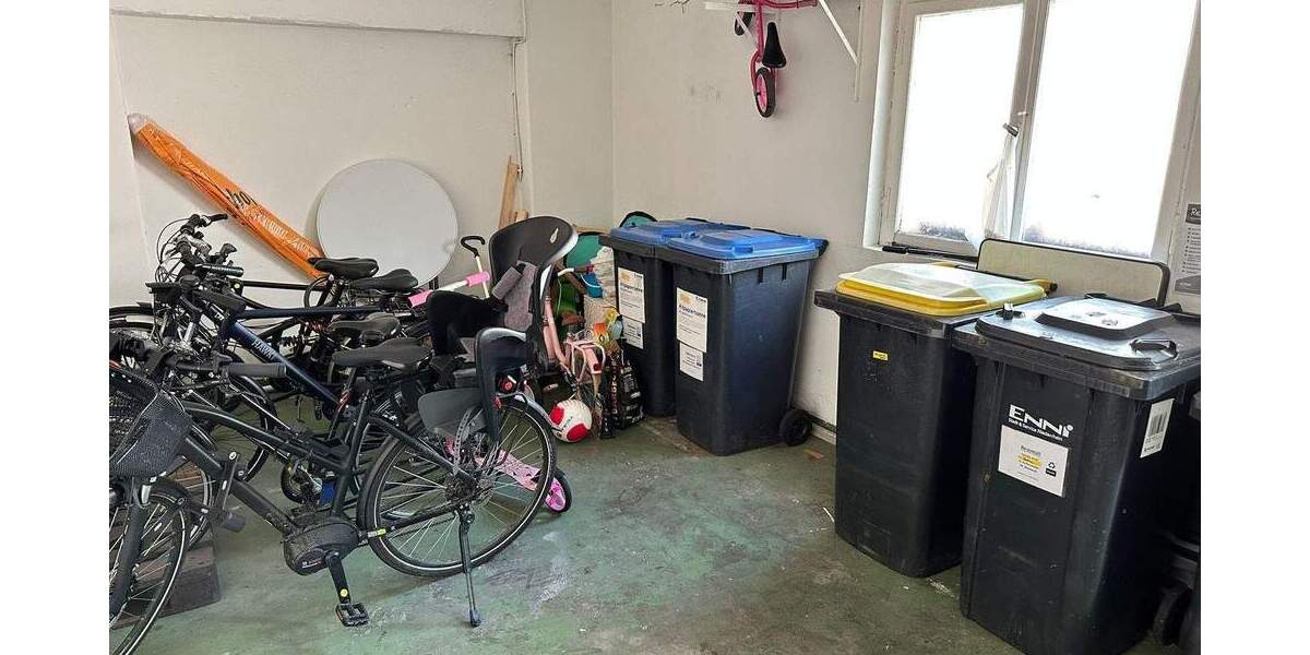 Gepflegtes, voll vermietetes Mehrfamilienhaus inkl. 2 Gewerbeeinheiten in Moers 2 zimmer