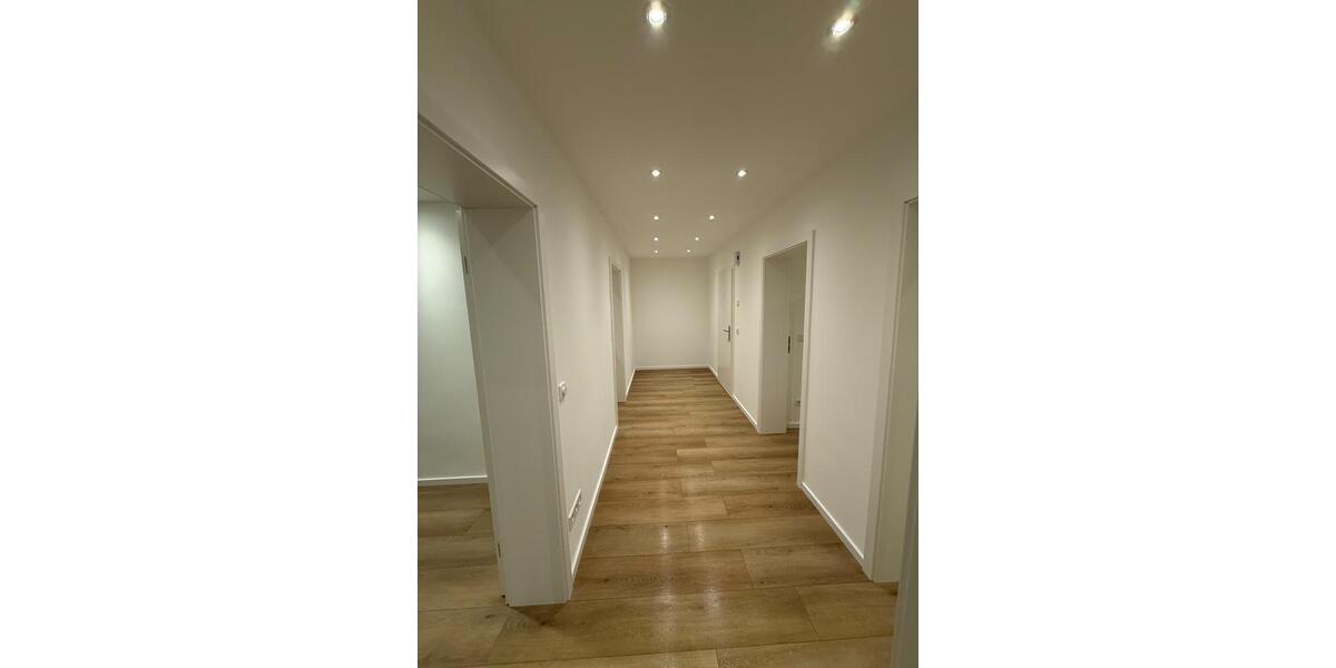 Etagenwohnung Moers Rheinkamp - 3 Zimmer, 79 m&sup2;, 1.550&euro; | Angebot:27619547