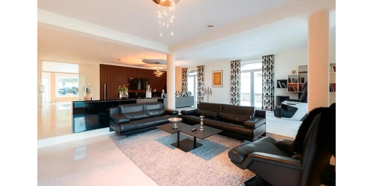 Freistehendes Einfamilienhaus 362m² mit Poolhaus & Pool - 6482m² 10 zimmer