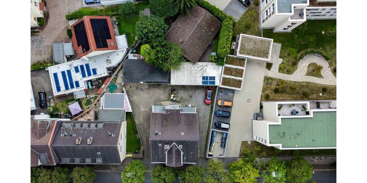 Einfamilienhaus + Mehrfamilienhaus - 7 Einheiten - 5 Garagen - freistehend 1 zimmer